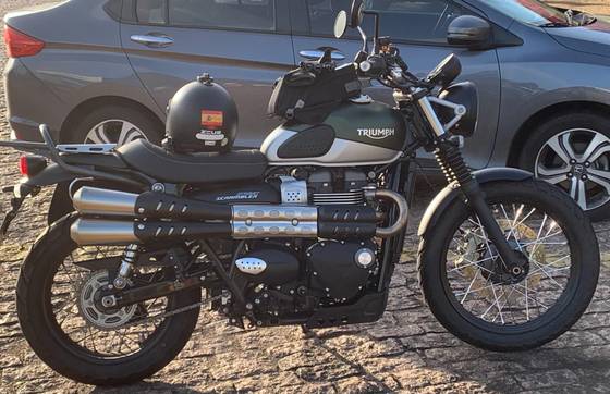 TRIUMPH STREET SCRAMBLER TRIUMPH STREET SCRAMBLER